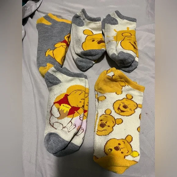 Women's 9-11 Winnie the Pooh Themed Socks - Picture 1 of 7